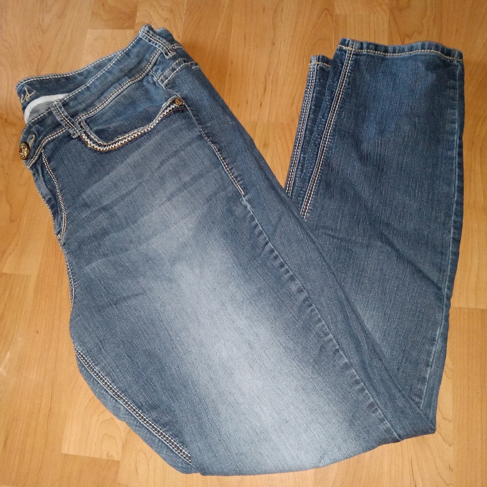 Maurices jeans size 18. Nice!
